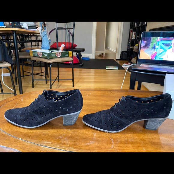 Fluevog Audrey pumps - Picture 7 of 8